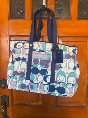 Y2K! Vintage! Like new! Coach Krya Scarf Print Tote Bag! F77285